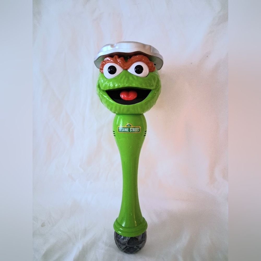 Official Sesame Place Sesame Street Oscar The Grouch Light Up Bubble Wand
